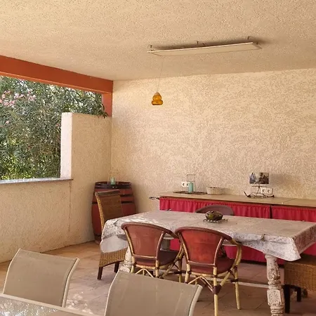 Les Bouzigues Et Holiday home