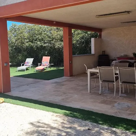 Les Bouzigues Et Holiday home Alignan-du-Vent
